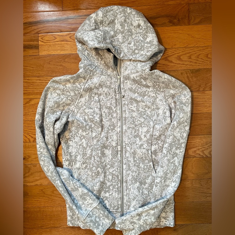Lululemon scuba hoodie size 8